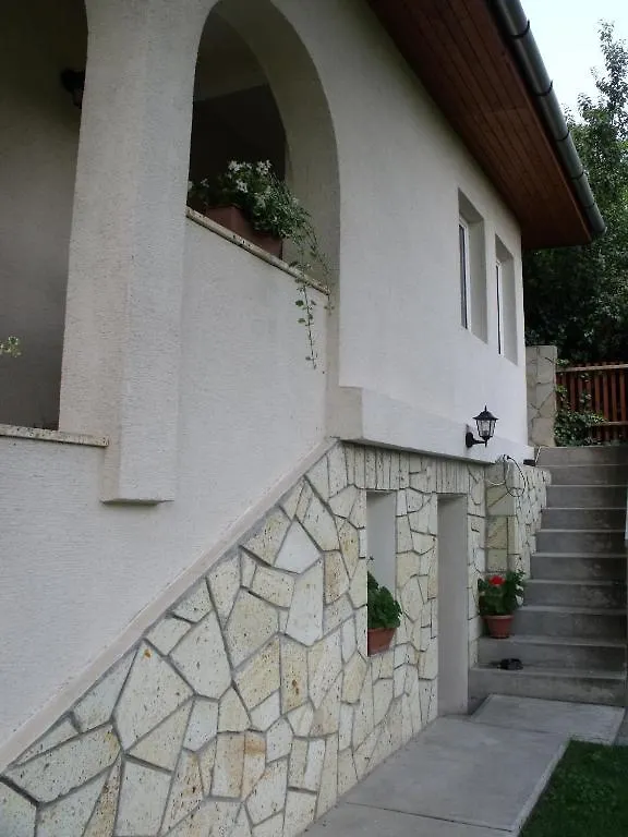 Feher Hollo Vendeghaz Villa Eger Hungary